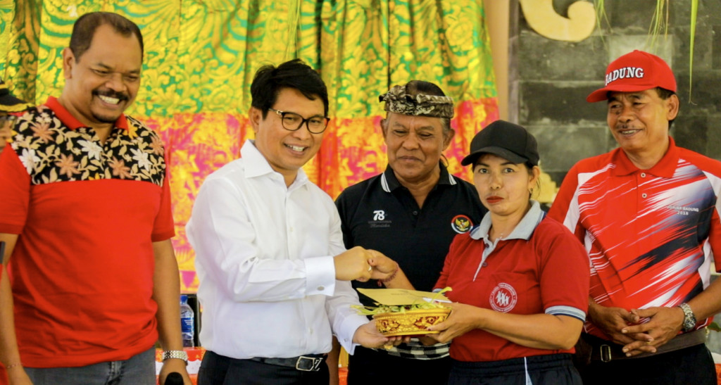 Sekda Wayan Adi Arnawa Buka Lomba Senam Lansia dan Lomba Mancing